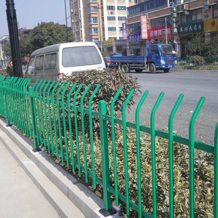 廣東護(hù)欄,東莞護(hù)欄,圍墻護(hù)欄,陽(yáng)臺(tái)護(hù)欄,安全防護(hù)欄