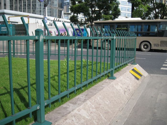 廣東護(hù)欄,東莞護(hù)欄,圍墻護(hù)欄,陽臺護(hù)欄,安全防護(hù)欄