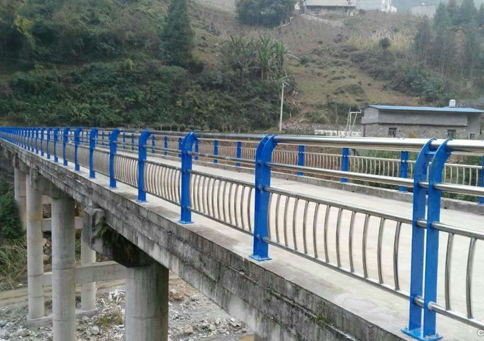 廣東護(hù)欄,東莞護(hù)欄,圍墻護(hù)欄,陽臺護(hù)欄,安全防護(hù)欄